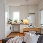 Cozy Rooftop By Booklapland *